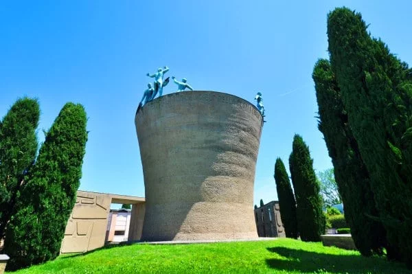 Certosa partigiani tradurre lapidi